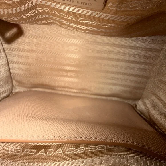 RARE Prada Saffiano leather top-handle bag cameo beige - Picture 7 of 13